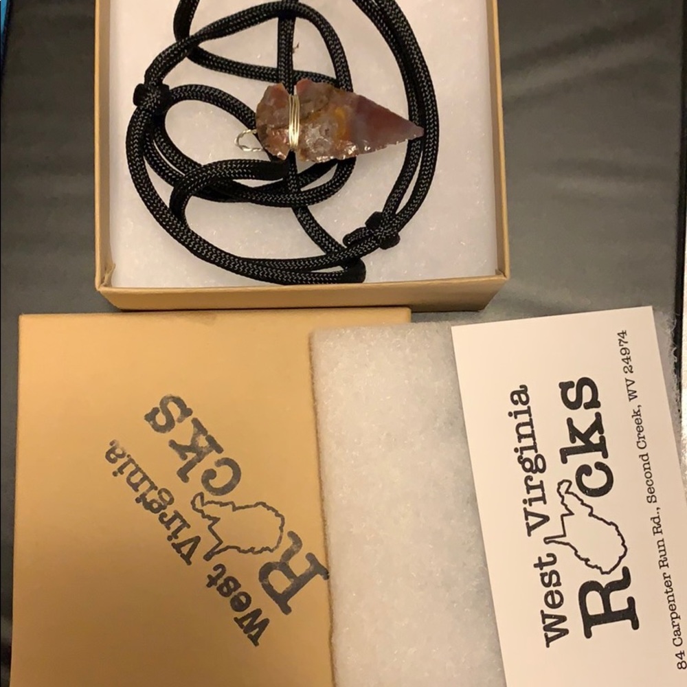 Wv stone necklace